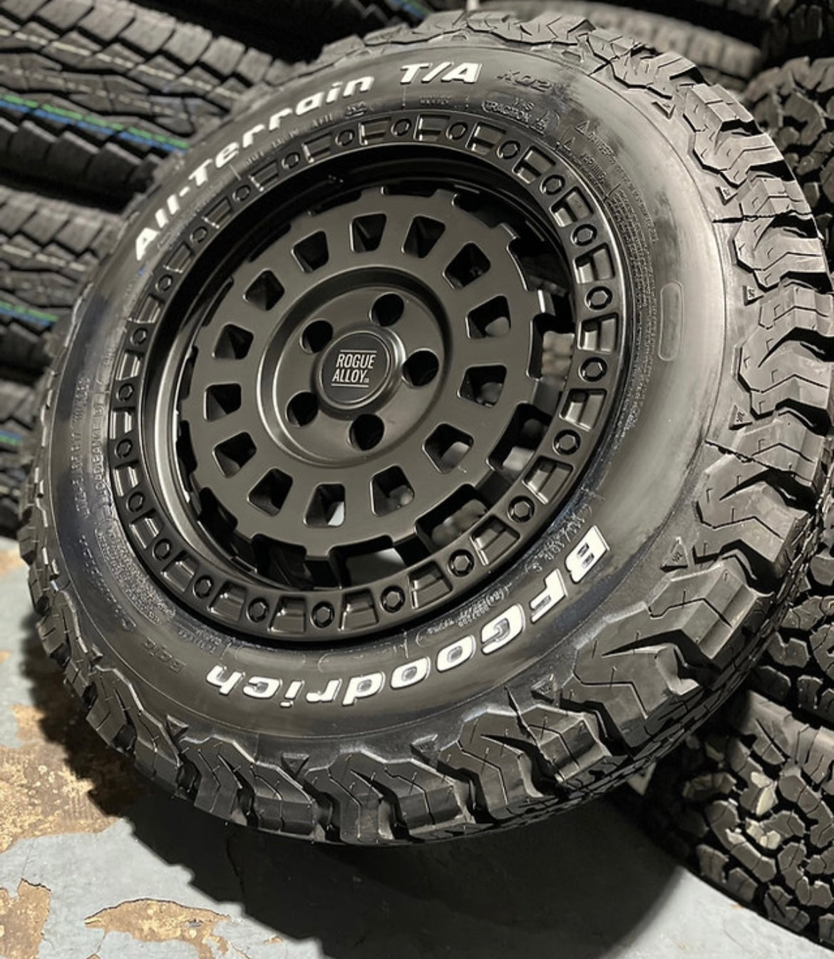 Rogue Alloy CC3 in Satin Black