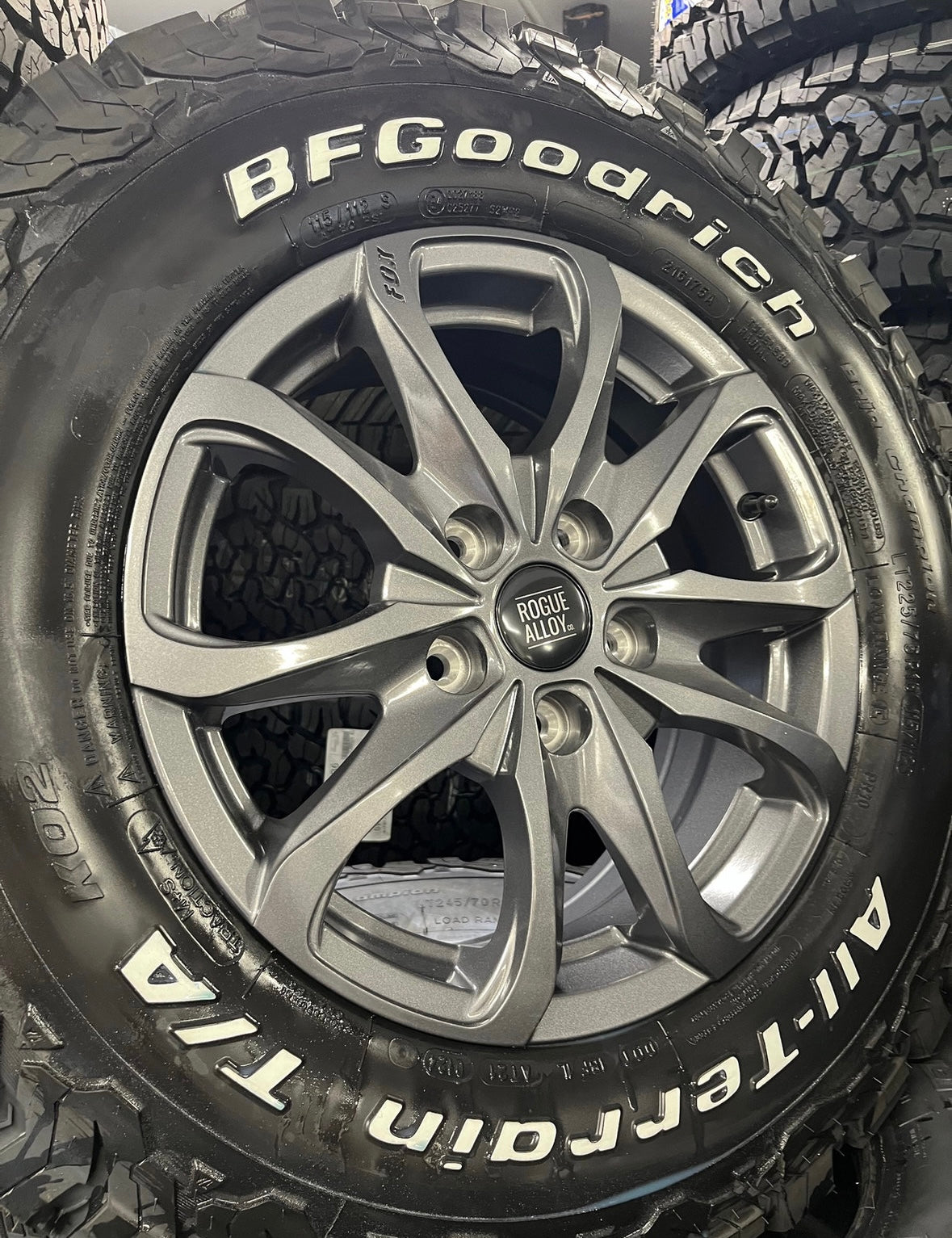 Rogue Alloy Roamer in Gloss Grey